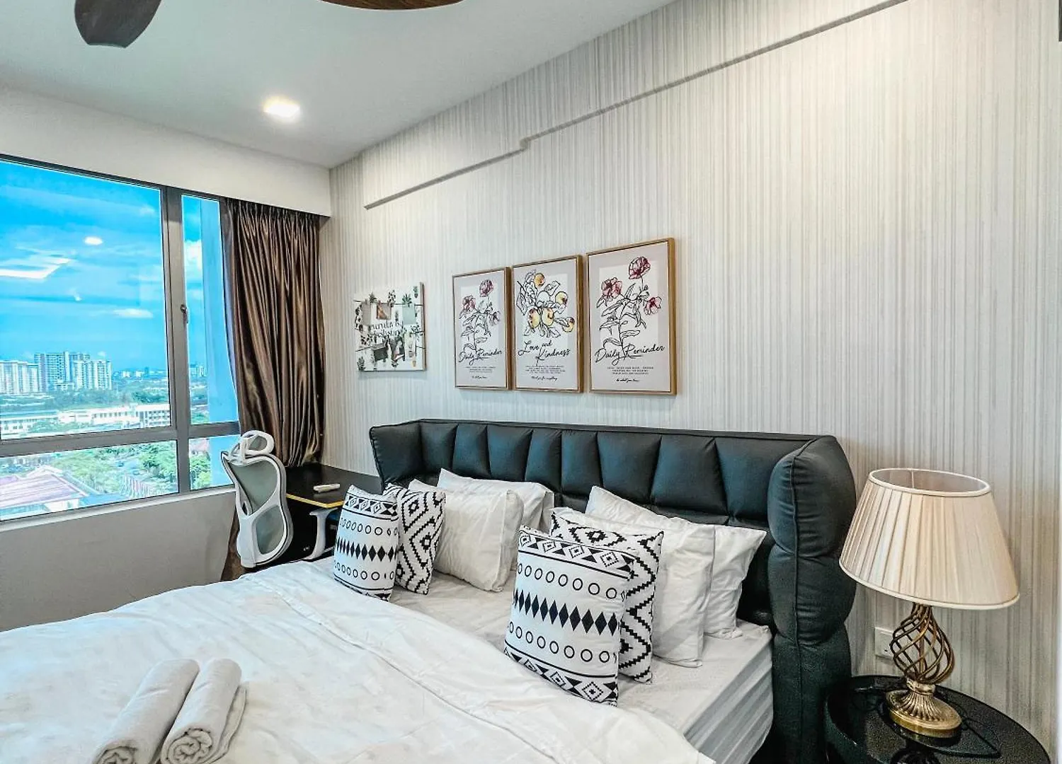 Cozy Comfy Designer Home Mount Austin Jb 5 Pax Johor Bahru 0*,  Malaysia