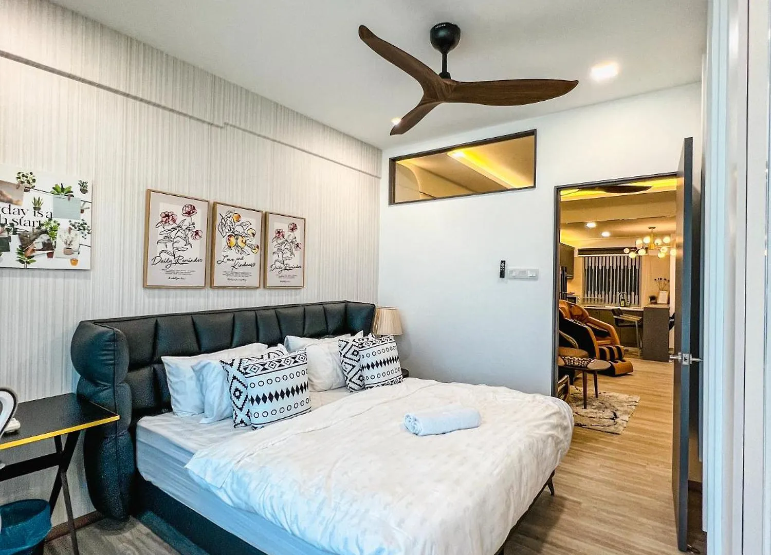 Apartment Cozy Comfy Designer Home Mount Austin Jb 5 Pax Johor Bahru